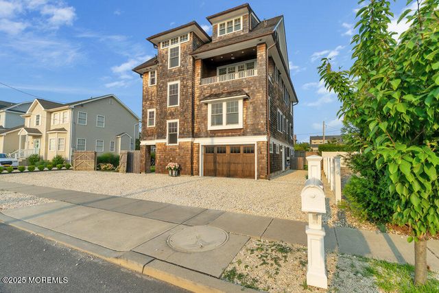 985 Ocean Avenue, Mantoloking, NJ 08738