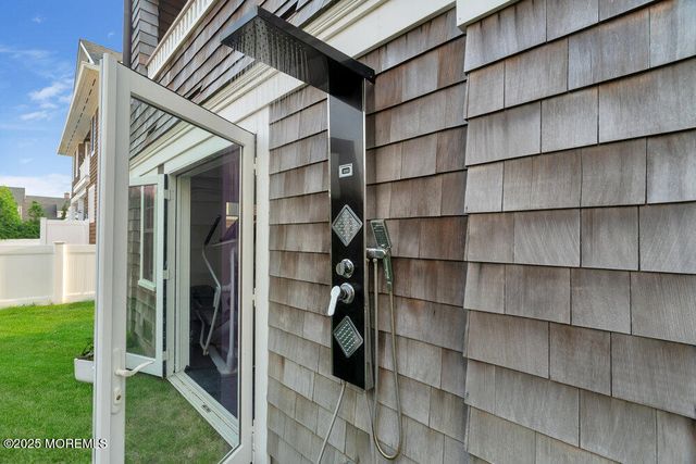 985 Ocean Avenue, Mantoloking, NJ 08738