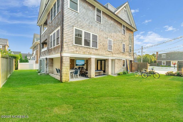 985 Ocean Avenue, Mantoloking, NJ 08738