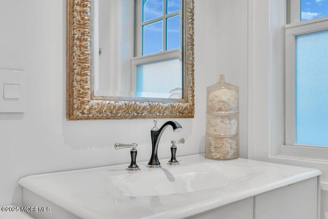 985 Ocean Avenue, Mantoloking, NJ 08738