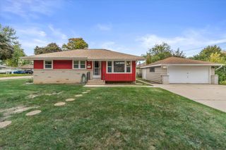 8030 W Thurston AVENUE, Milwaukee, WI 53218