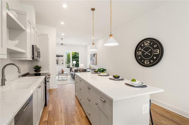 1237 Memorial SE Drive 405, Atlanta, GA 30316