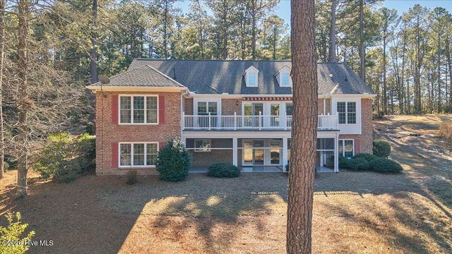 22 Glen Devon Drive, Southern Pines, NC 28387