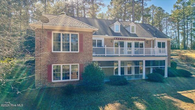 22 Glen Devon Drive, Southern Pines, NC 28387