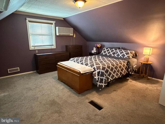 16 WICKOM AVE, Hamilton, NJ 08690