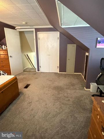 16 WICKOM AVE, Hamilton, NJ 08690