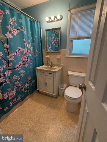 16 WICKOM AVE, Hamilton, NJ 08690