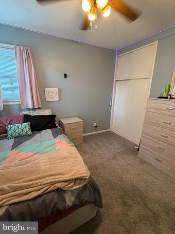 16 WICKOM AVE, Hamilton, NJ 08690