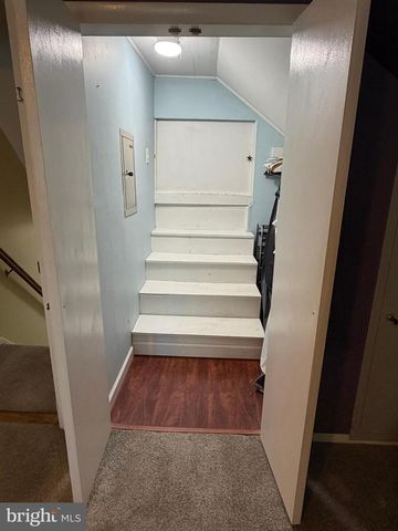16 WICKOM AVE, Hamilton, NJ 08690