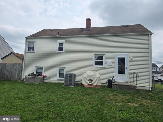 16 WICKOM AVE, Hamilton, NJ 08690