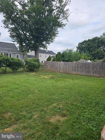 16 WICKOM AVE, Hamilton, NJ 08690
