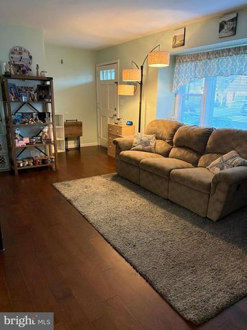 16 WICKOM AVE, Hamilton, NJ 08690
