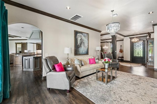 21484 S Sawtooth Circle, Edmond, OK 73012