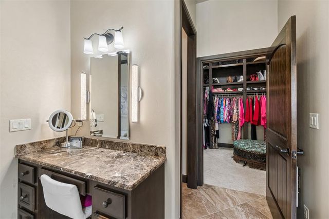 21484 S Sawtooth Circle, Edmond, OK 73012