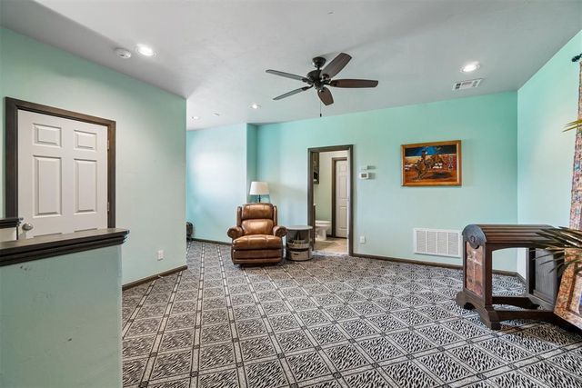 21484 S Sawtooth Circle, Edmond, OK 73012