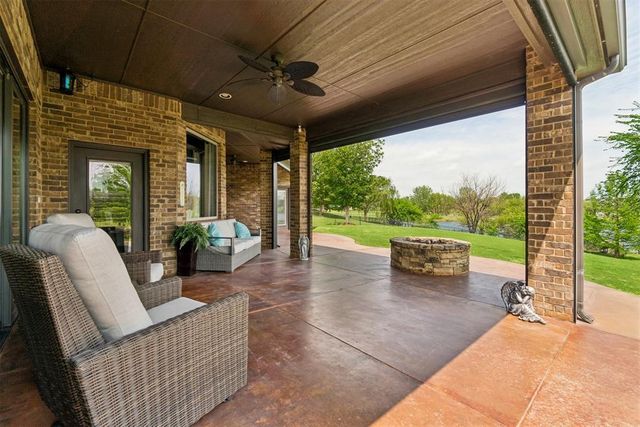21484 S Sawtooth Circle, Edmond, OK 73012