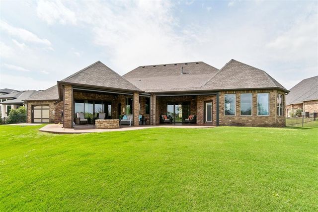 21484 S Sawtooth Circle, Edmond, OK 73012