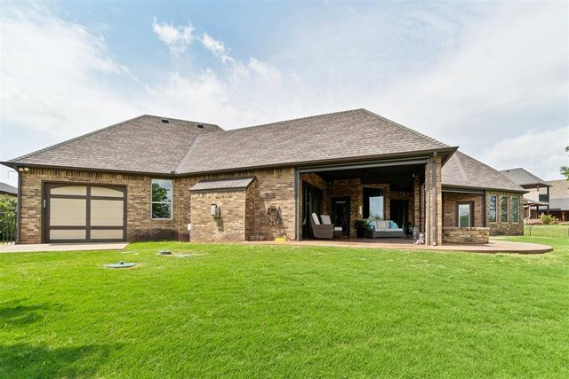 21484 S Sawtooth Circle, Edmond, OK 73012