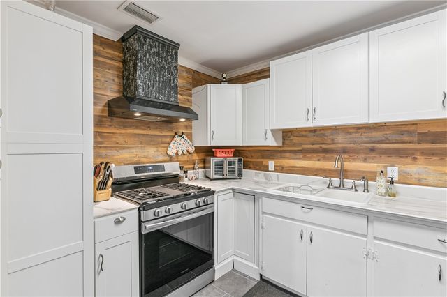 2111 Clairmont Lane, Brunswick, GA 31520