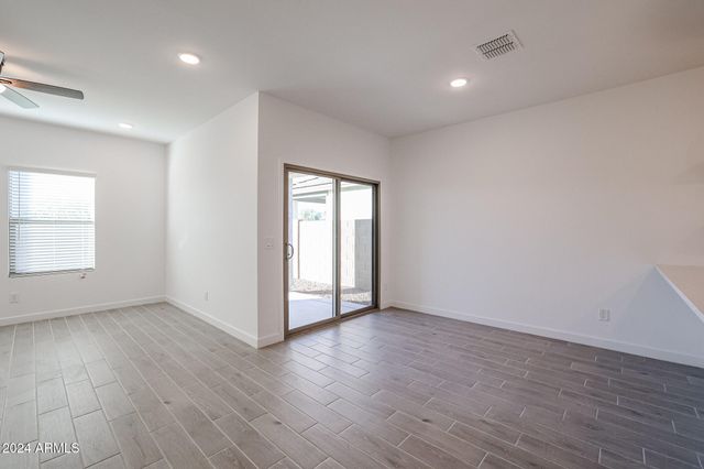 7931 W FRIER Drive, Glendale, AZ 85303