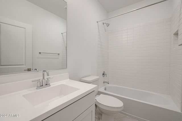 7931 W FRIER Drive, Glendale, AZ 85303