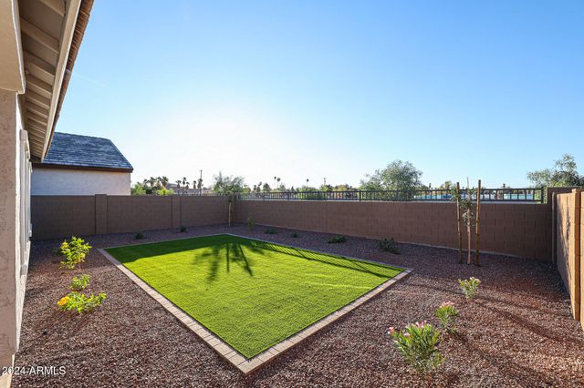 7931 W FRIER Drive, Glendale, AZ 85303
