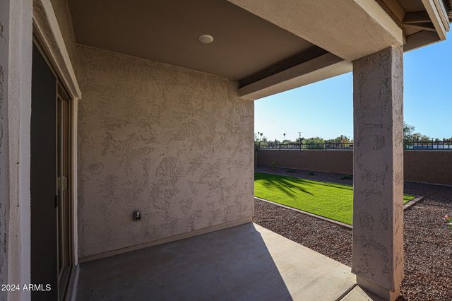 7931 W FRIER Drive, Glendale, AZ 85303