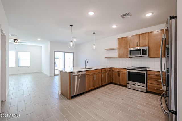 7931 W FRIER Drive, Glendale, AZ 85303