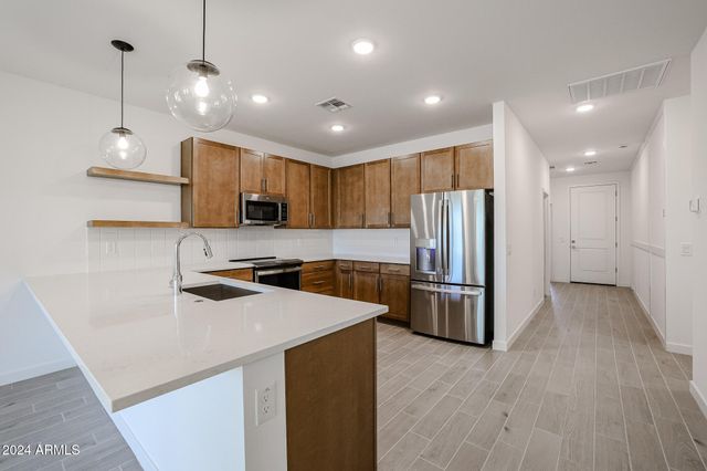 7931 W FRIER Drive, Glendale, AZ 85303