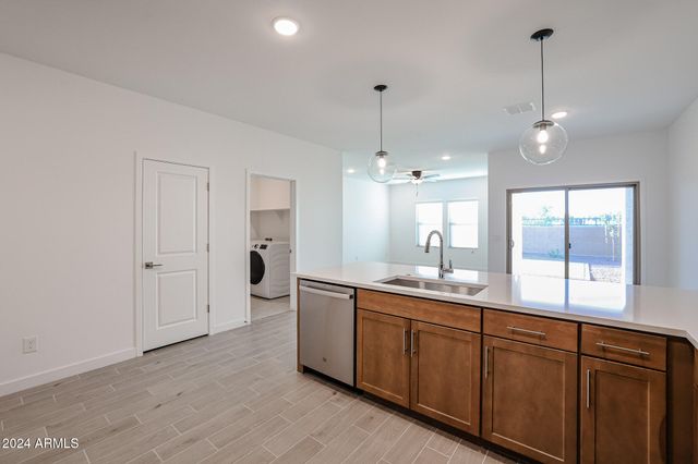 7931 W FRIER Drive, Glendale, AZ 85303