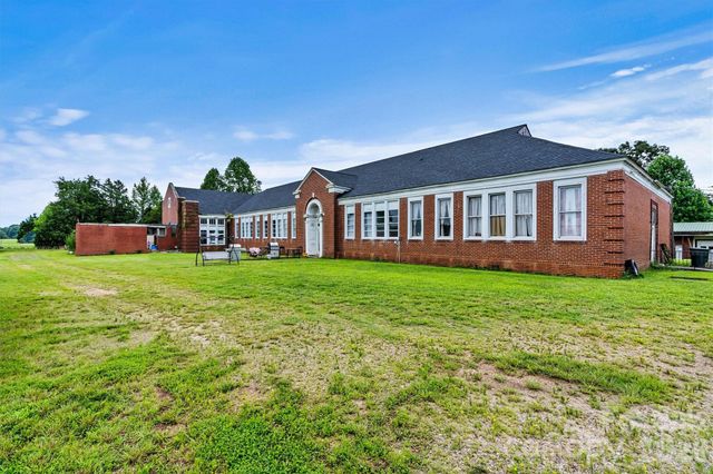 1318 Ostwalt Amity Road, Cleveland, NC 27013
