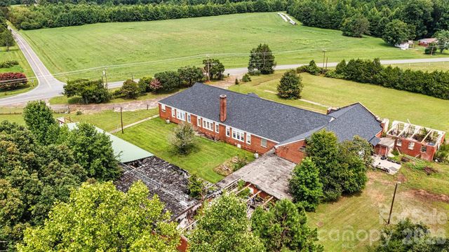 1318 Ostwalt Amity Road, Cleveland, NC 27013