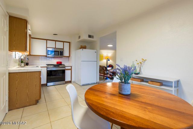 1310 N 14th Avenue, Tucson, AZ 85705