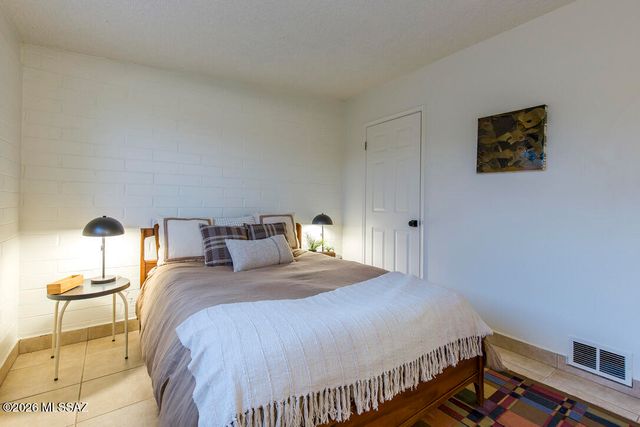 1310 N 14th Avenue, Tucson, AZ 85705