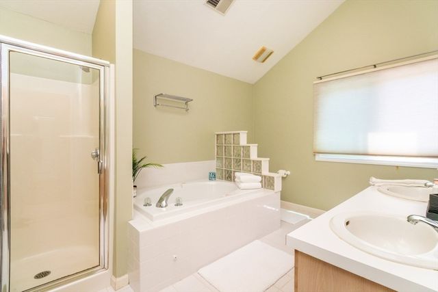 60 Algonquin Trail 60, Ashland, MA 01721