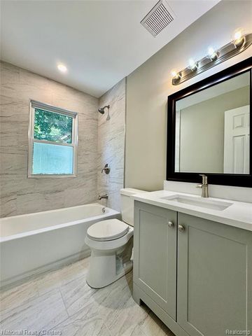 5458 Vincent Avenue, Waterford, MI 48327