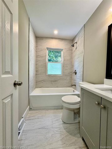 5458 Vincent Avenue, Waterford, MI 48327