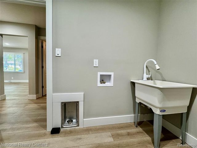 5458 Vincent Avenue, Waterford, MI 48327