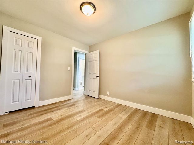 5458 Vincent Avenue, Waterford, MI 48327