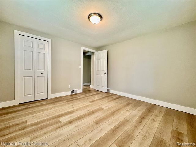 5458 Vincent Avenue, Waterford, MI 48327