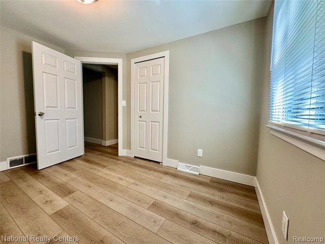 5458 Vincent Avenue, Waterford, MI 48327