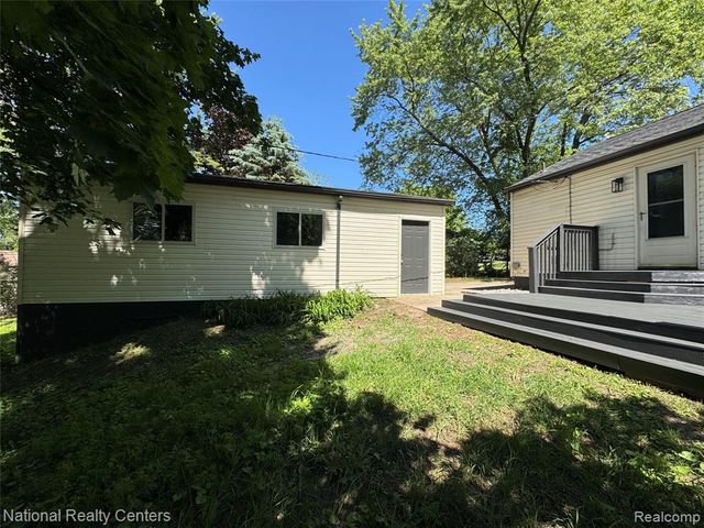 5458 Vincent Avenue, Waterford, MI 48327
