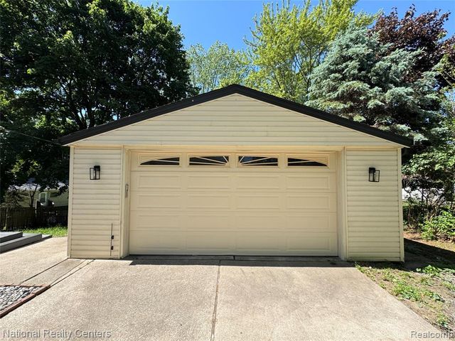 5458 Vincent Avenue, Waterford, MI 48327