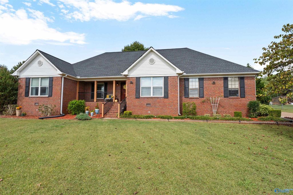 244 Chipmunk Circle, New Market, AL 35761