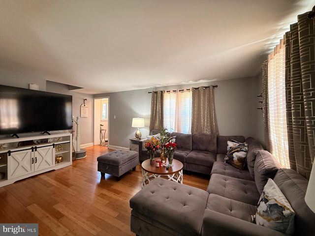 241 OLIVER AVE, Trenton, NJ 08618