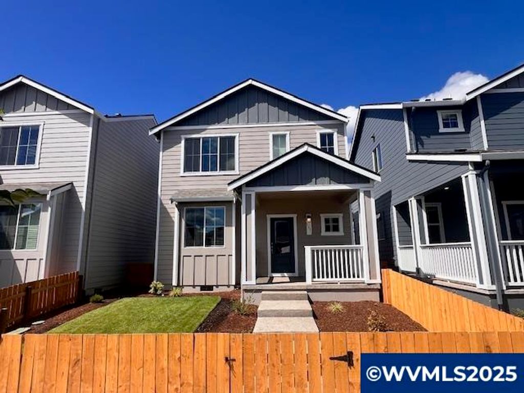 1211 Parkside Av, Woodburn, OR 97071