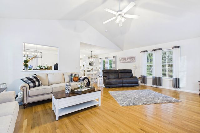 232 Collins Corner Rd, Dartmouth, MA 02747