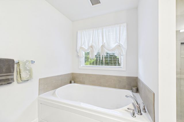 232 Collins Corner Rd, Dartmouth, MA 02747