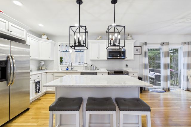 232 Collins Corner Rd, Dartmouth, MA 02747