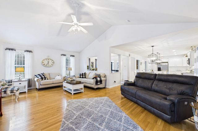 232 Collins Corner Rd, Dartmouth, MA 02747